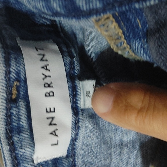 Women's Lane Bryant torn jeans. Size 20. - Picture 2 of 3